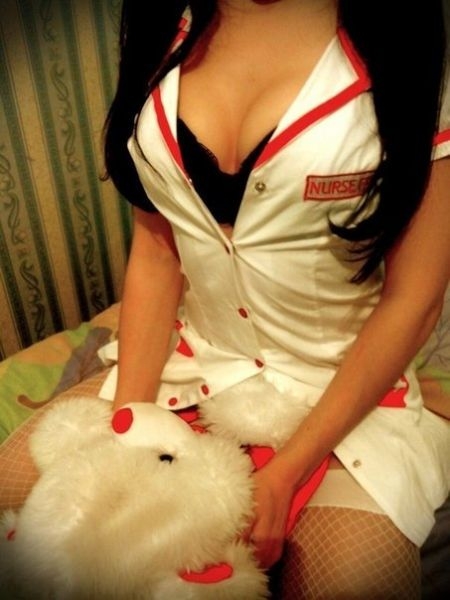 Искушенная и ненасытная шатенка готова исполнить самые сокровенные желания. Приглашаю в гости для незабываемых встреч и эмоций. Обещаю, мои услуги не оставят тебя равнодушным! 20401, 20 лет